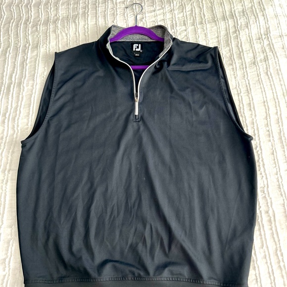 “SOLD” FOOTJOY GOLF VEST - Picture 4 of 5